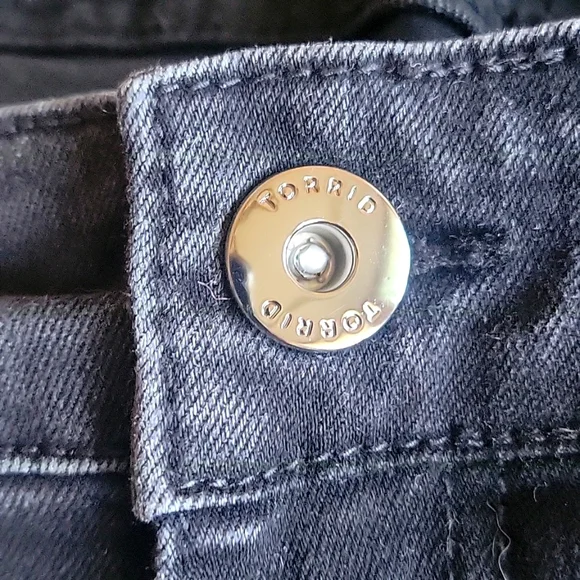 Torrid Distressed Jeans - Picture 5 of 5